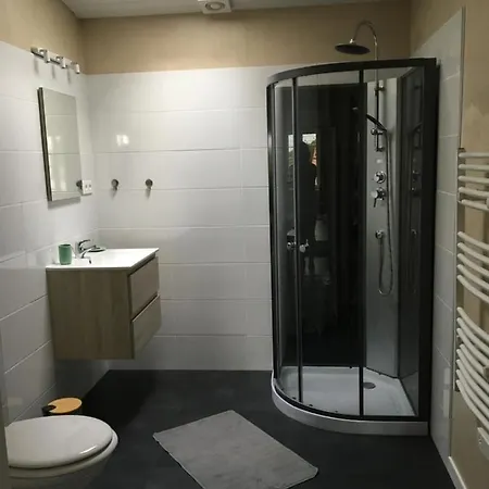 D'hotes Just Luzac شقة *